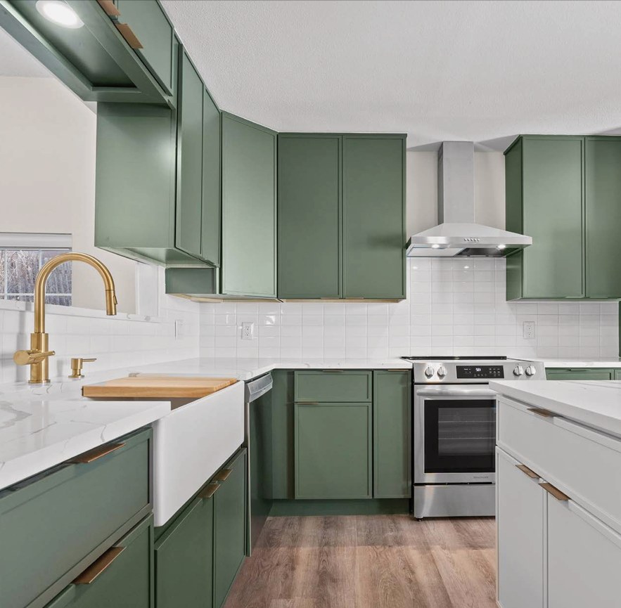 Saige Green Slim Shaker kitchen cabinets